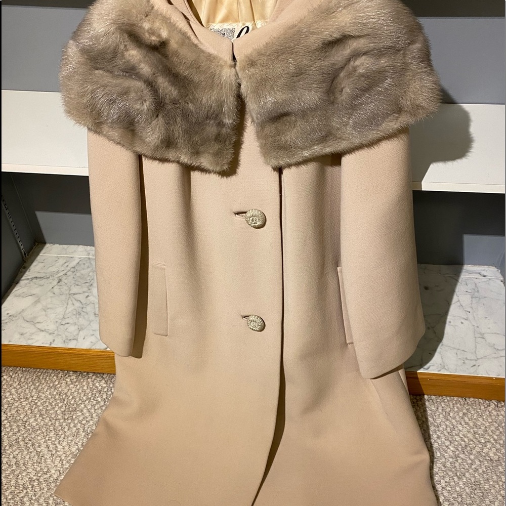 Vintage 1960’s Coat with Elegant Fur Collar